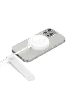 بيلكن | BOOST ↑ CHARGE وسادة شاحن لاسلكي محمولة مغناطيسية 7.5 وات MagSafe متوافقة مع iPhone 13 / iPhone 12 أبيض | WIA005btWH