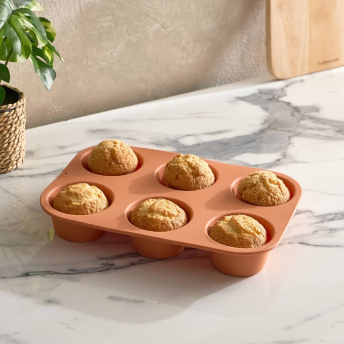 HOMEBOX | Avon Silicone 6-Cup Muffin Pan - 27x18x4 cm | 162805477