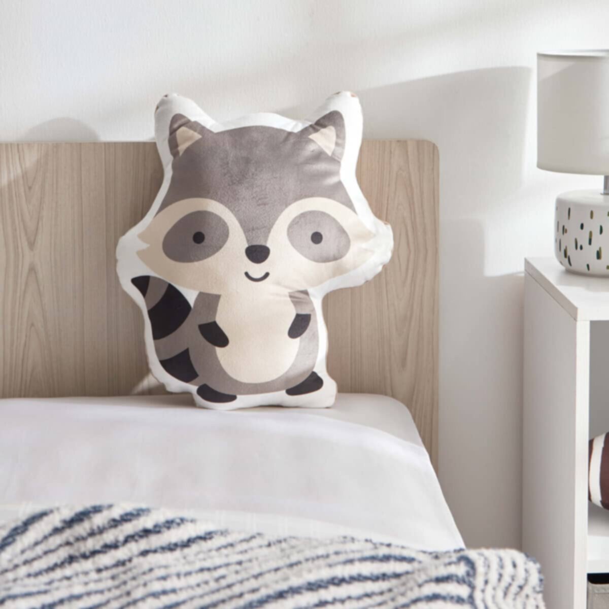 HOMEBOX | Centaur Polyester Fox Shaped Filled Cushion - 36x40x13 cm | 165610086