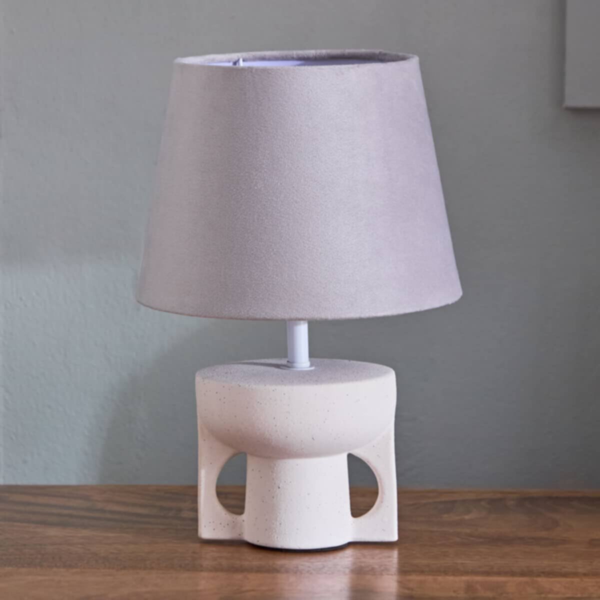 HOMEBOX | Harper Table Lamp with Ceramic Base and Velvet Shade - 29 cm | 166540980